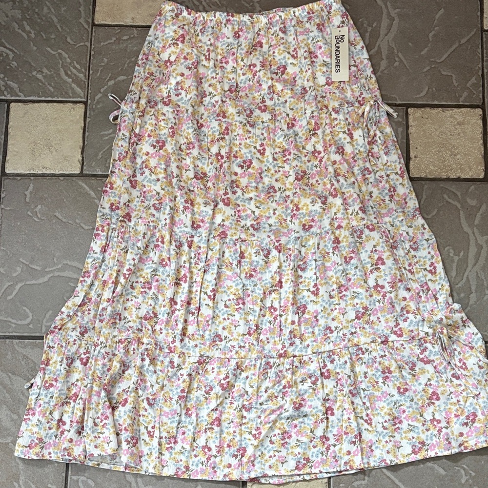 New Floral Tiered Maxi Skirt - Women